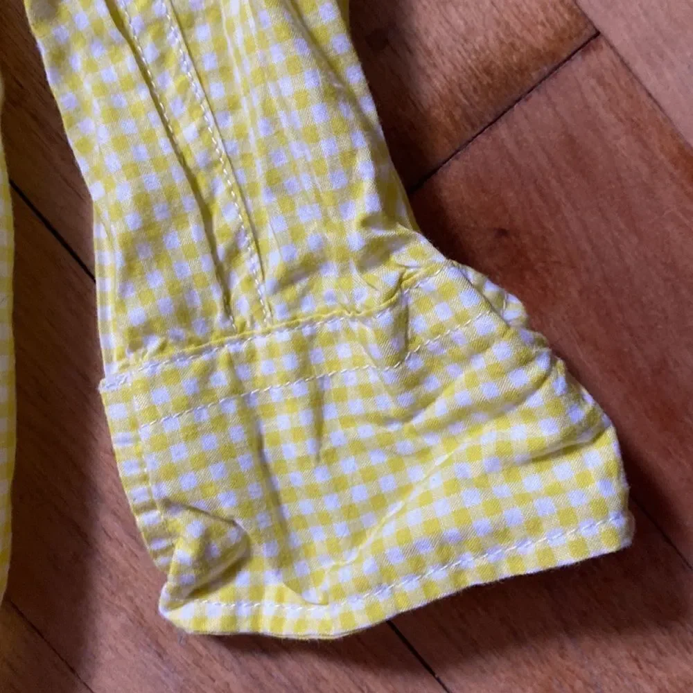 GAP KIDS yellow gingham button-down, unisex size 4-5, XS.